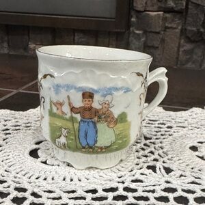 Vintage gold accents unique handle Mug